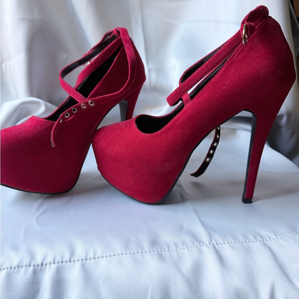 Women’s Red Velvet Platform High Heels with Ankle Strap
